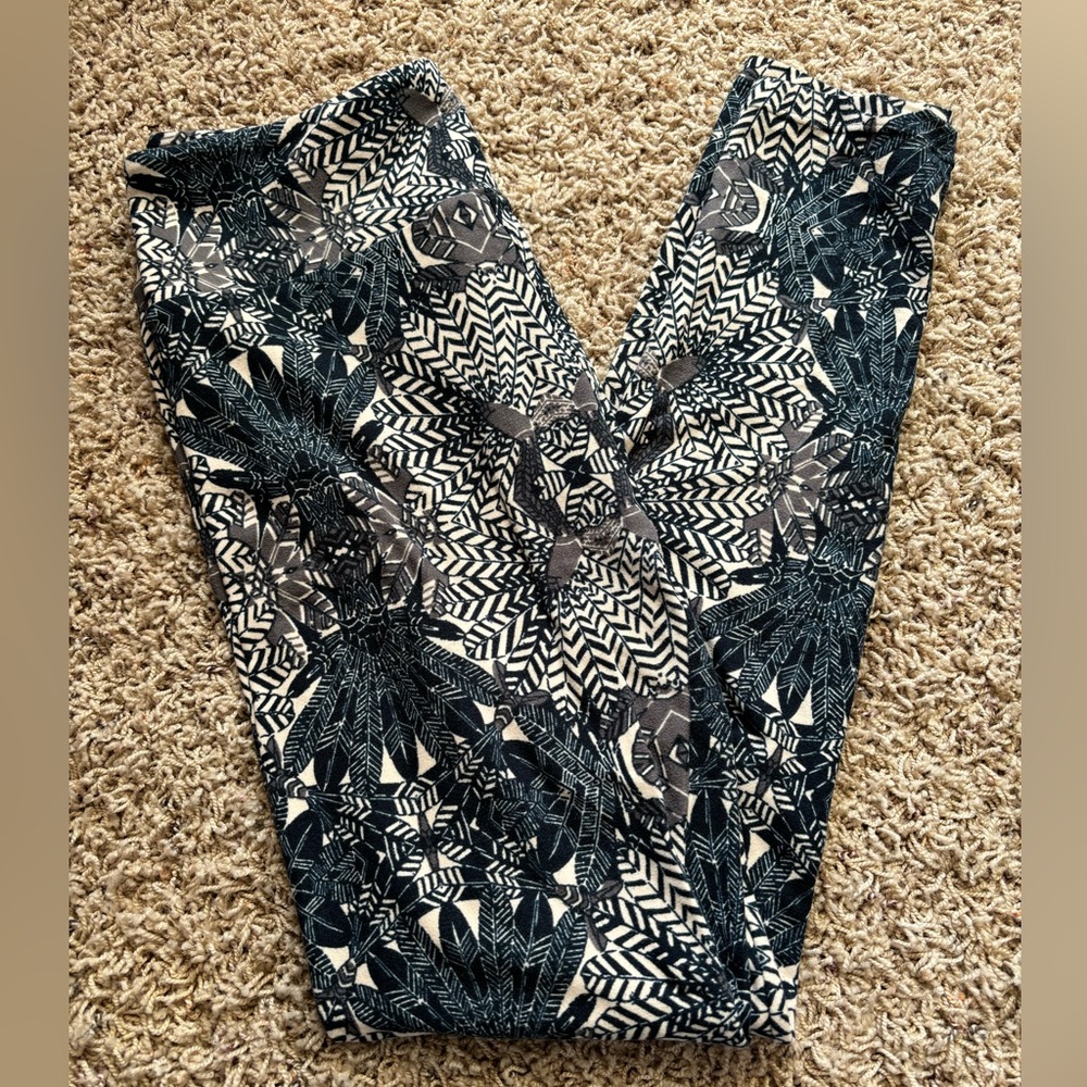 LuLaRoe One Size Leggings